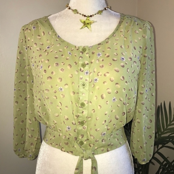 2/$20 Ya Los Angeles Floral Tie Front Cropped Top M - Picture 2 of 6